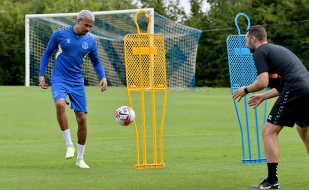 Dele Alli se ejercita con el Everton esta temporada. Getty Images