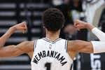 Wembanyama siembra el terror en la NBA en una noche de miedo... para la historia