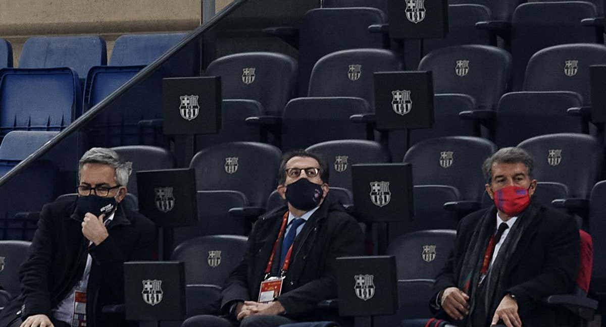 Víctor Font, Toni Freixa y Joan Laporta durante un encuentro en la pandemia en el Camp Nou.