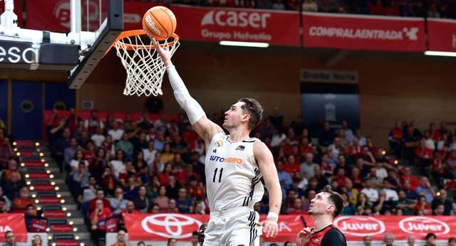 La defensa impulsa al Real Madrid en Murcia para romper la mala racha a domicilio