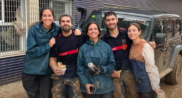 Los cuatro días de peregrinación de Cristina Gutiérrez, ganadora del Dakar: «Mires donde mires todo te destroza el alma, un anciano, una madre pidiendo pañales…»