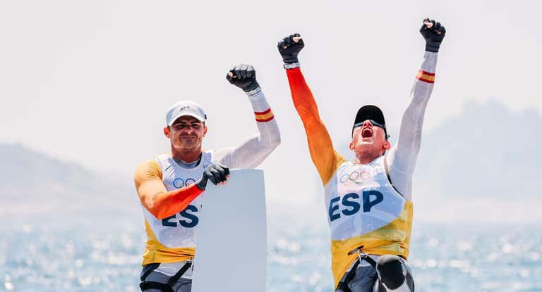 Diego Botín y Florian Trittel celebran su oro olímpico.