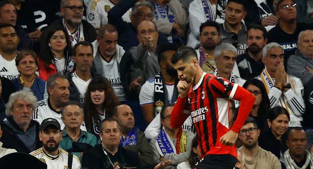 Morata silencia los pitos del Bernabéu ante su víctima favorita y con una celebración… ‘para un amigo’