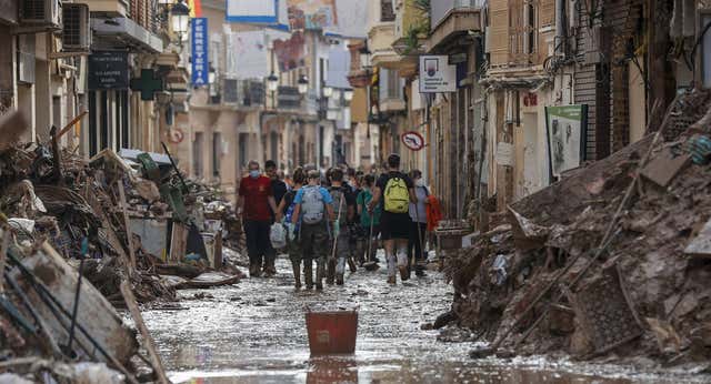 La futbolista que «movió cielo y tierra» para viajar a la zona cero de la DANA y todavía tiene pesadillas: «La sensación es que ni con tres vidas puedes ayudar lo suficiente»