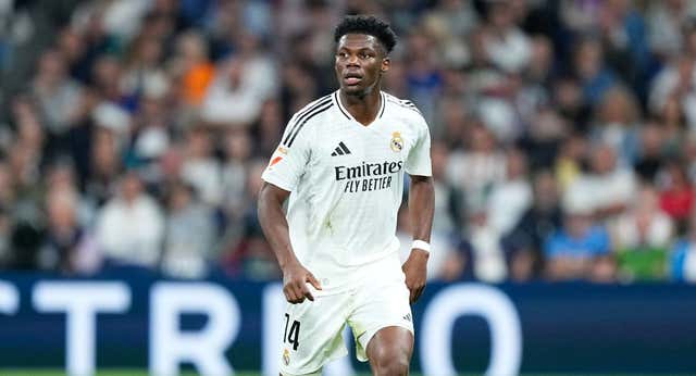 El Bernabéu se harta de Tchouameni y Ancelotti ‘se lo carga’ al descanso