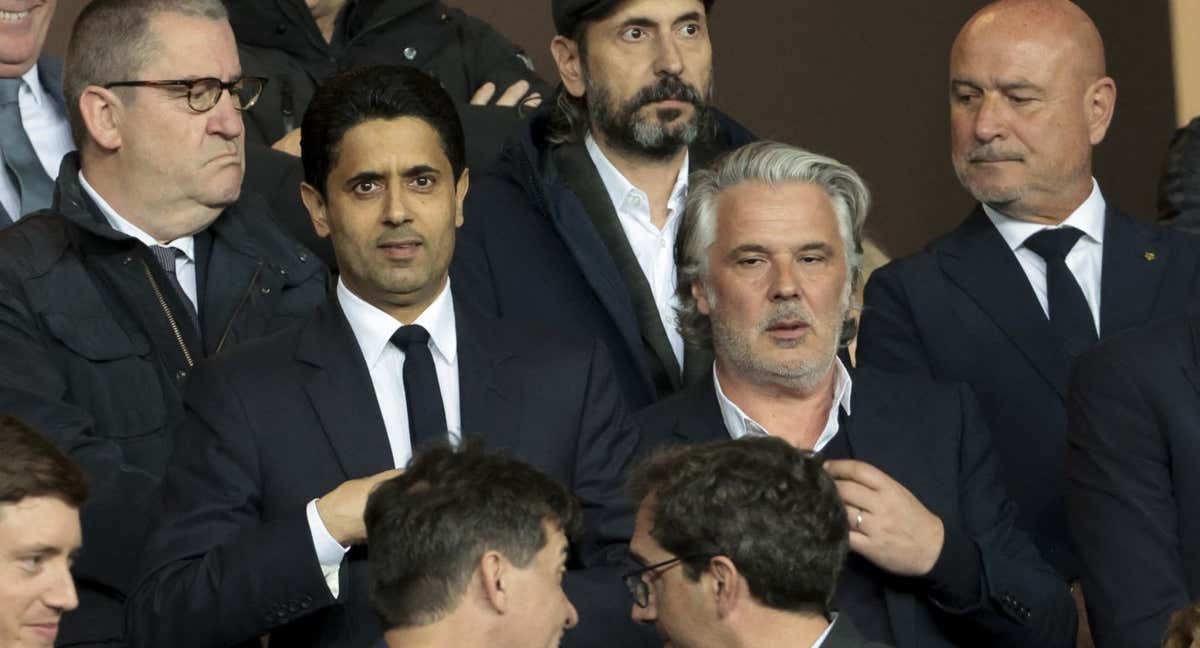 Vincent Labrune junto a Al-Khelaifi durante un partido del PSG en Champions.