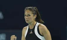 Las reglas sacan a Kasatkina del 'sofá' para jugar en plenas Finales un partido... que no le sirve para nada