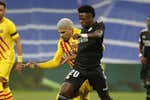 La fotografía de Araujo en el Barça se difumina un año después: el salvador al que no se echa de menos