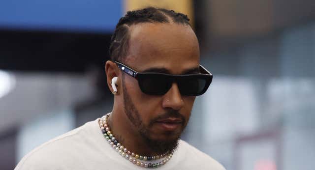 Mercedes frena los rumores sobre la marcha precoz de Lewis Hamilton