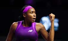 Coco Gauff sorprende a Sabalenka y se cita con Zheng por el título de 'maestra'