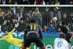 Agoumé protagoniza el error de cada semana en el Sevilla y el Leganés respira