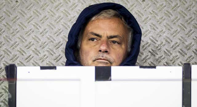 Mourinho siembra enemigos tras sus críticas al fútbol turco: “Ya es hora de que alguien le diga algo”