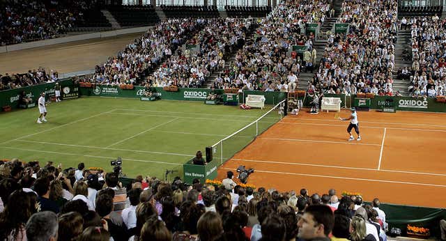 La locura de un publicista terminó con Nadal y Federer enfrentados en ‘La Batalla de las Superficies’: “Rafa no se lo creía”