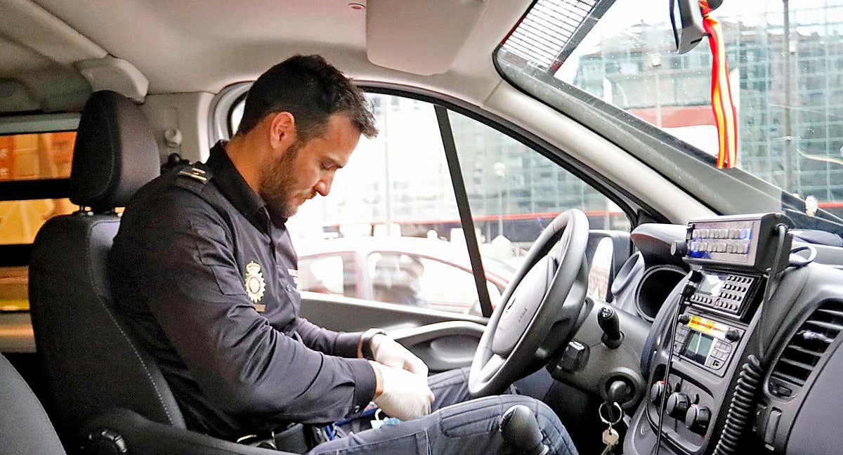Saúl Craviotto, durante una patrulla de la Policía Nacional durante la pandemia del COVID.