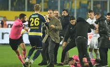 Tres años y siete meses de prisión al presidente del Ankaragucu que agredió a un árbitro