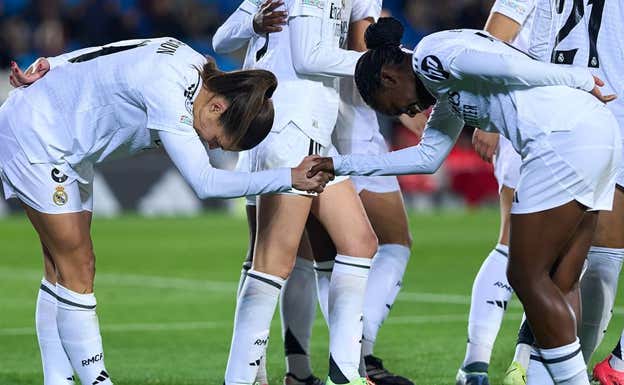 Signe Bruun y Linda Caicedo celebrando un gol.  REAL MADRID FEMENINO