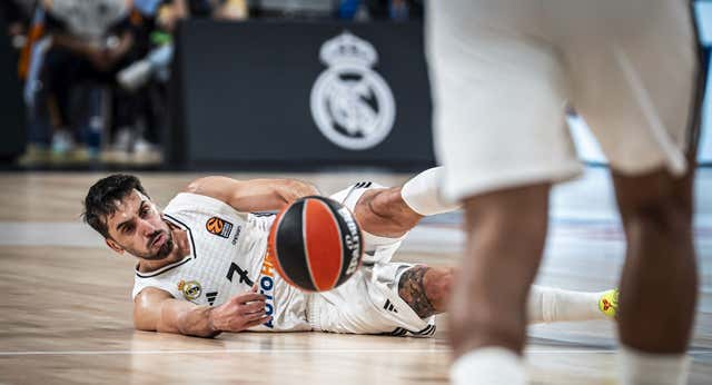 El enfado de Facundo Campazzo al descanso tras el vapuleo del Anadolu Efes al Real Madrid: «No hicimos una mierda»