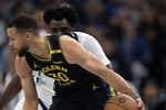 Stephen Curry y Draymond Green sacan partido de la peor versión de Santi Aldama en lo que va de curso