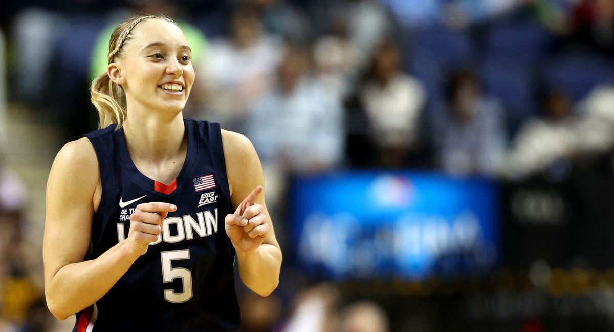 Paige Bueckers, en acción con los Uconn Huskies.