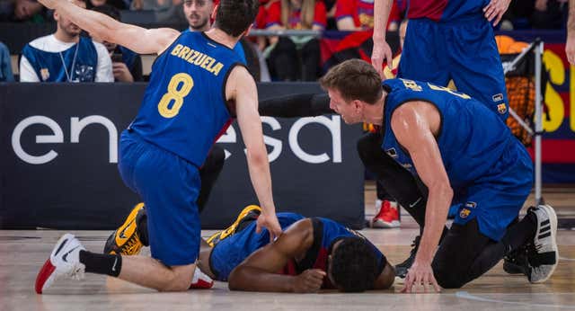 El Barça se queda sin Chimezie Metu entre 6 y 8 semanas por un esguince de ligamento en la rodilla