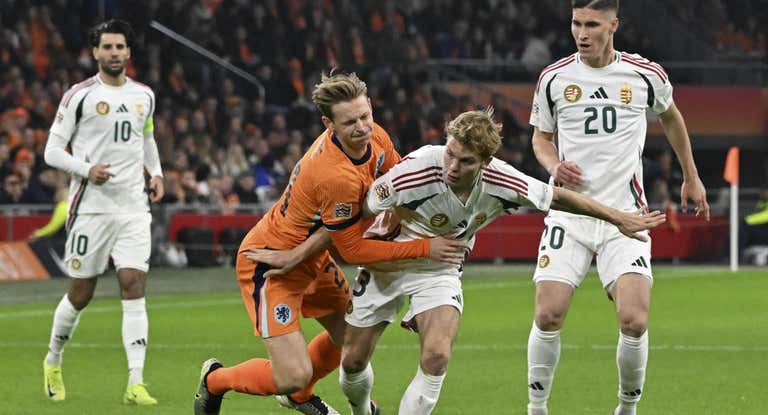 De Jong en el último partido internacional ante Hungría.