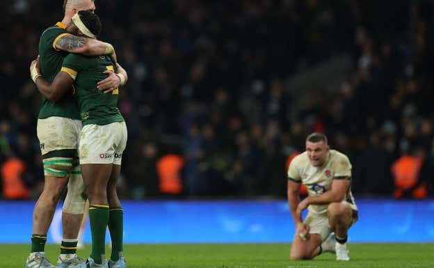 Frustración en los jugadores ingleses.  Adrian Dennis / AFP