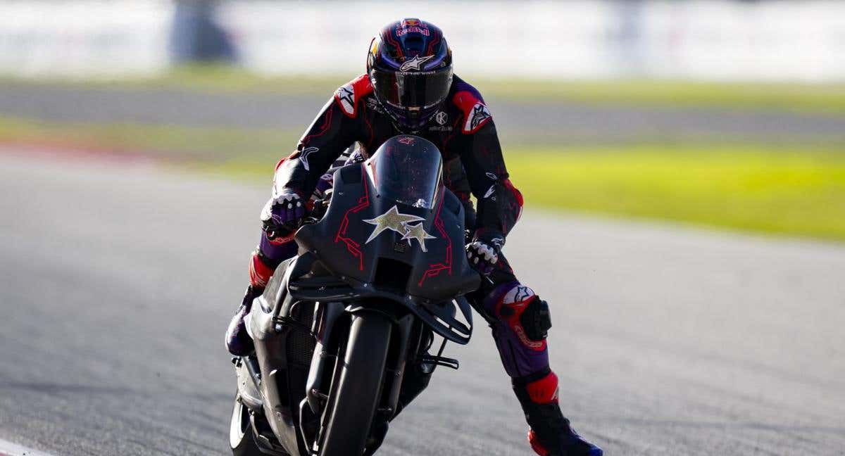 Jorge Martín, con su nueva moto.