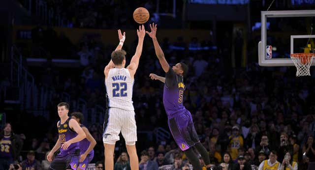 Un ‘francotirador’ alemán asalta Los Angeles y rompe la racha de los Lakers y LeBron James