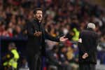 Un Simeone a corazón abierto muestra su otra cara para hablar de su futuro con la voz rota, un suspiro y un 'plantón' a DAZN: «Y nada, chao, me voy»