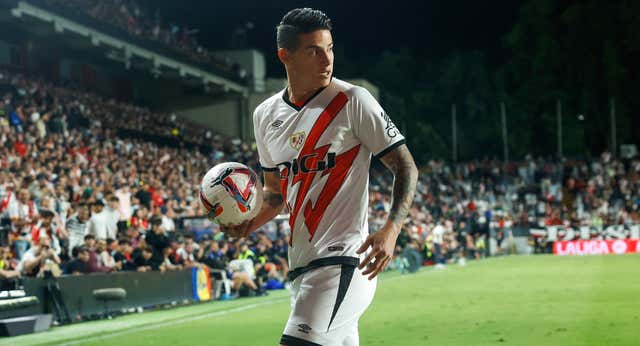 James Rodríguez, sin sitio en el Rayo Vallecano… aunque en las oficinas confían en él: ‘Sigue siendo muy importante’