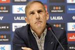 14 fichajes, tres entrenadores, un proyecto 'low cost' y varios incendios: el caos de Chen arrastra a Garagarza
