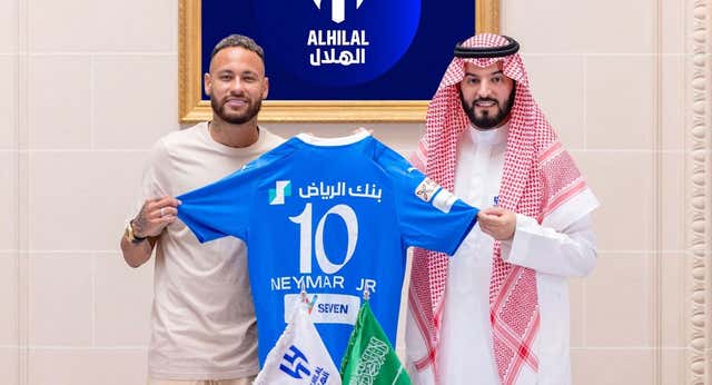 El alegato del padre de Neymar para poner a su hijo en el mercado: “Nunca hemos sido libres para decidir, ahora es un regalo”
