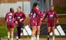 Ambiente frío y 'lío' de tuits en el primer entrenamiento de la Selección, con susto de Sheila y sorpresa de Athenea