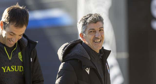 Imanol Alguacil apaga el incendio: «Mikel Oyarzabal es oro puro para la Real Sociedad»