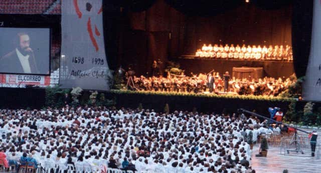 Cómo el Athletic se trajo a Pavarotti y a Brasil al Centenario: “Los Rolling Stones suspendieron a última hora por una indisposición de Mick Jagger en Donosti. Me voy a callar…”