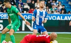Carlos Vicente salva al Alavés... pero Luis García sigue en la cuerda floja