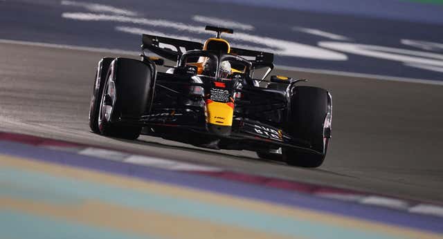 Verstappen pierde la pole en los despachos; Carlos Sainz saldrá séptimo y Fernando Alonso, octavo