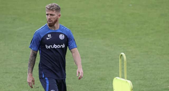 El sueño argentino de Iker Muniain torna en pesadilla: una sustitución, un enfado y un “estamos todos rotos” que dibuja el drama de San Lorenzo
