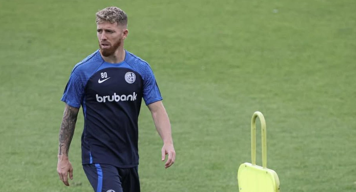 Iker Muniain en un entrenamiento con San Lorenzo.