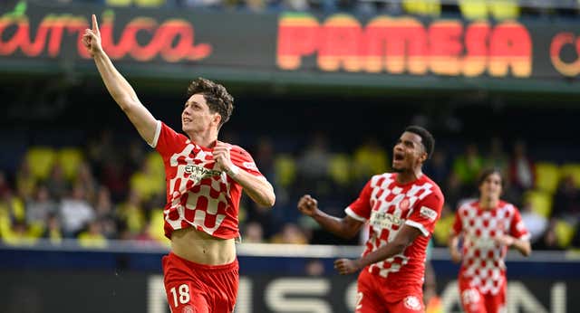 Un golazo de Krejci en el descuento rescata al Girona y amarga al Villarreal