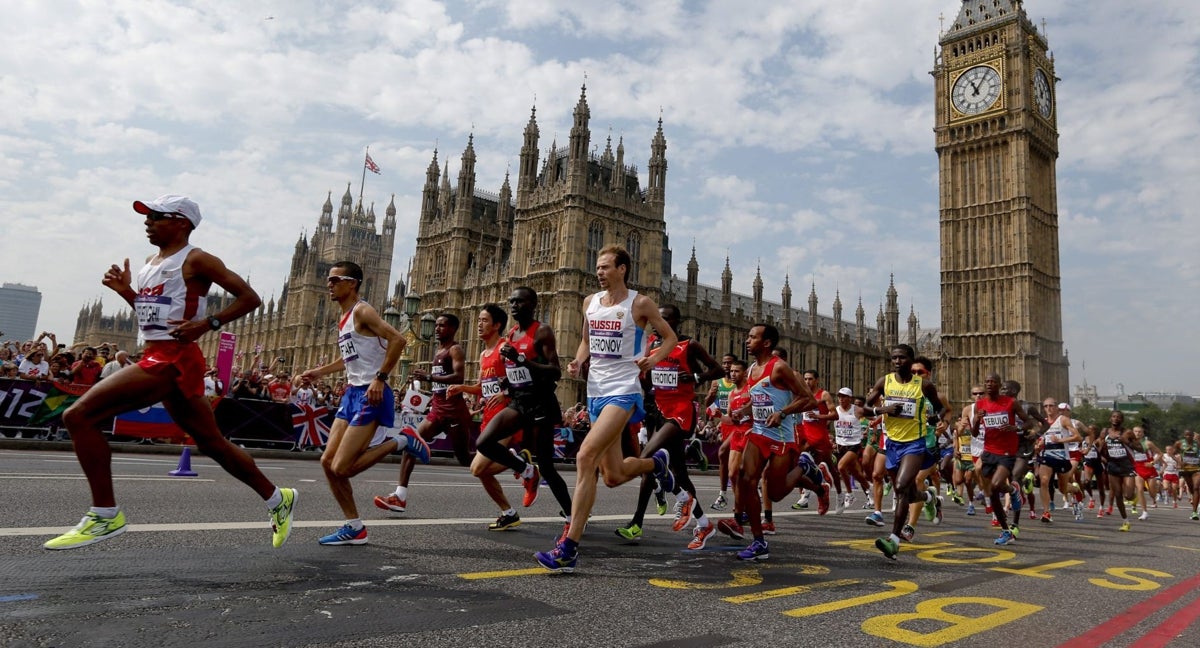 ¿Quién es el corredor con la mejor marca en maratón?