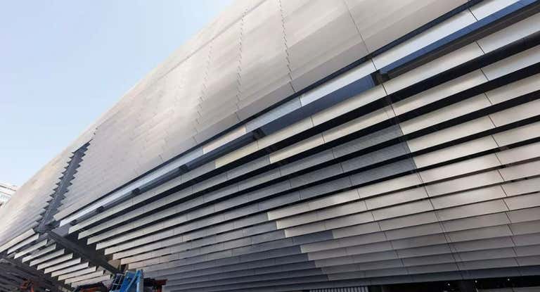 Las lamas de acero del nuevo Santiago Bernabéu.