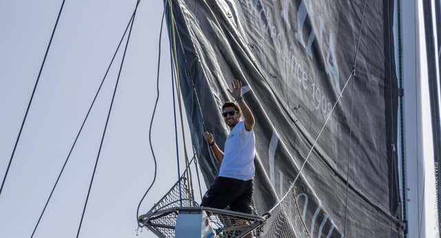 El Victoria zarpa en la segunda etapa a por el récord del Descubrimiento