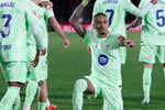 Los once fueras de juego y tres genialidades que reconcilian al Barça con su esencia