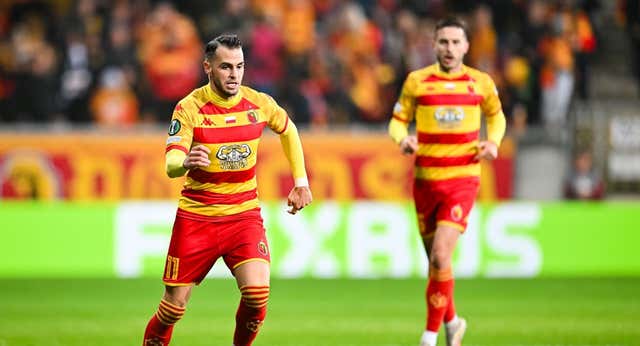 El histórico delantero español del sorprendente Jagiellonia que ejerce de mecenas en Polonia: “Me piden que los traiga aquí”