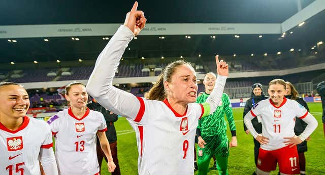 Las lágrimas de Ewa Pajor reflejan la emoción de las dos ‘caras nuevas’ de la Eurocopa antes del sorteo final