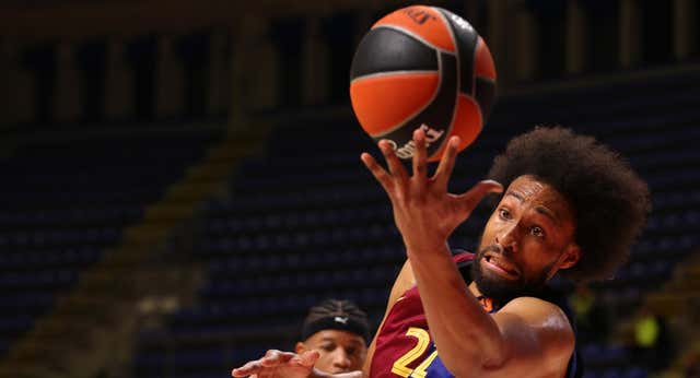 El Barça se lleva un partido con muchas alternativas para romper su mala dinámica en Euroliga