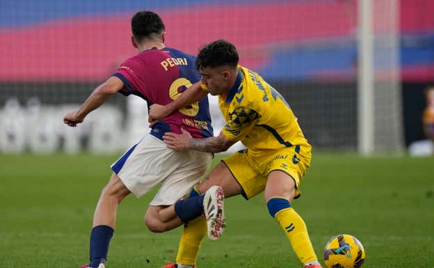 Las carreras de Alberto Moleiro y Pedri han sido comparadas frecuentemente. EFE