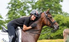 La jinete de doma Charlotte Dujardin, suspendida un año por azotar excesivamente a su caballo