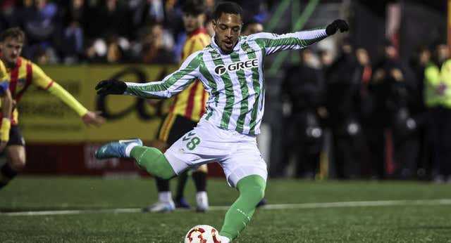 Vitor Roque, la apuesta de Deco que sufría en los rondos del Barça y el Betis busca recuperar: «Estaba muy verde»